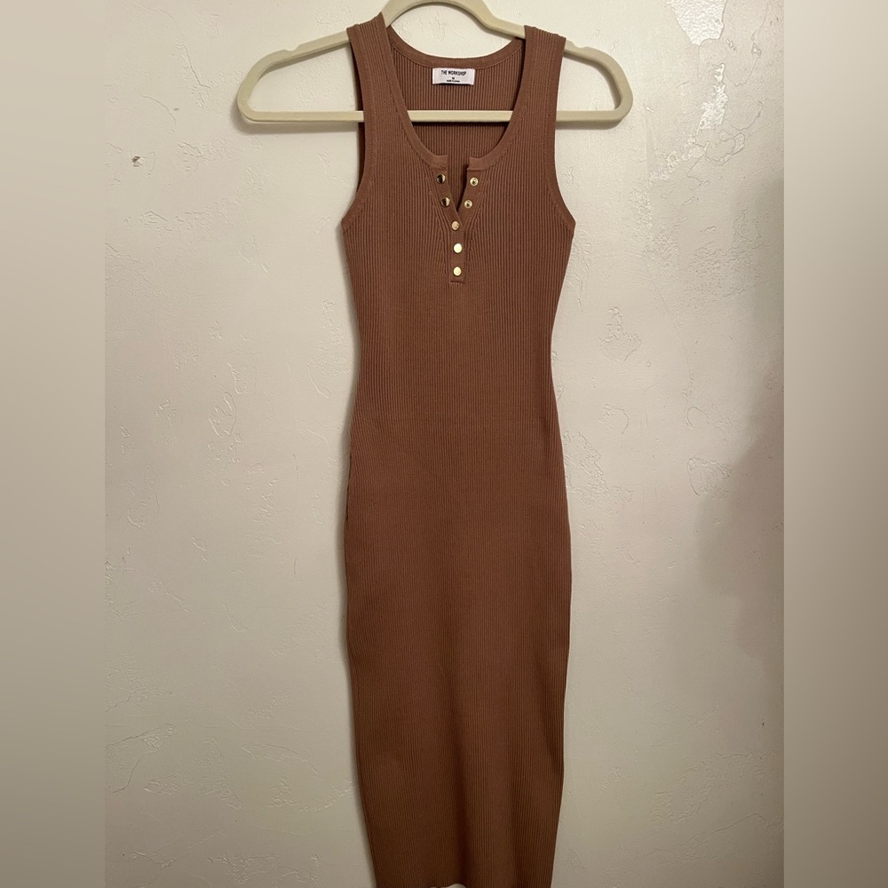 Elegant Button-Front Brown Midi Dress
